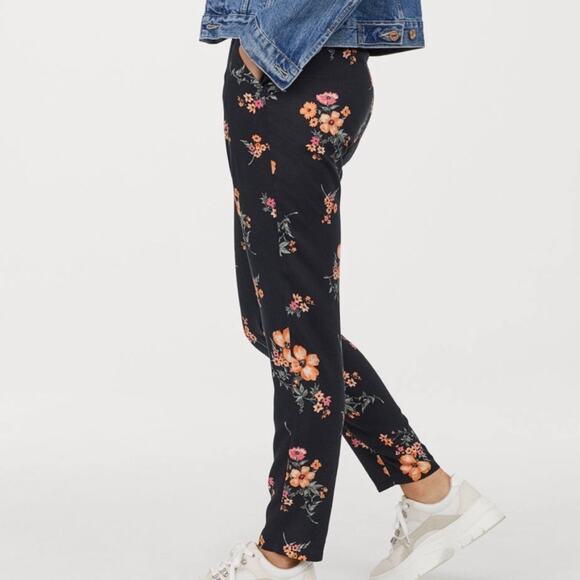 Divided Black Floral Pants Sz 8 - Picture 5 of 13